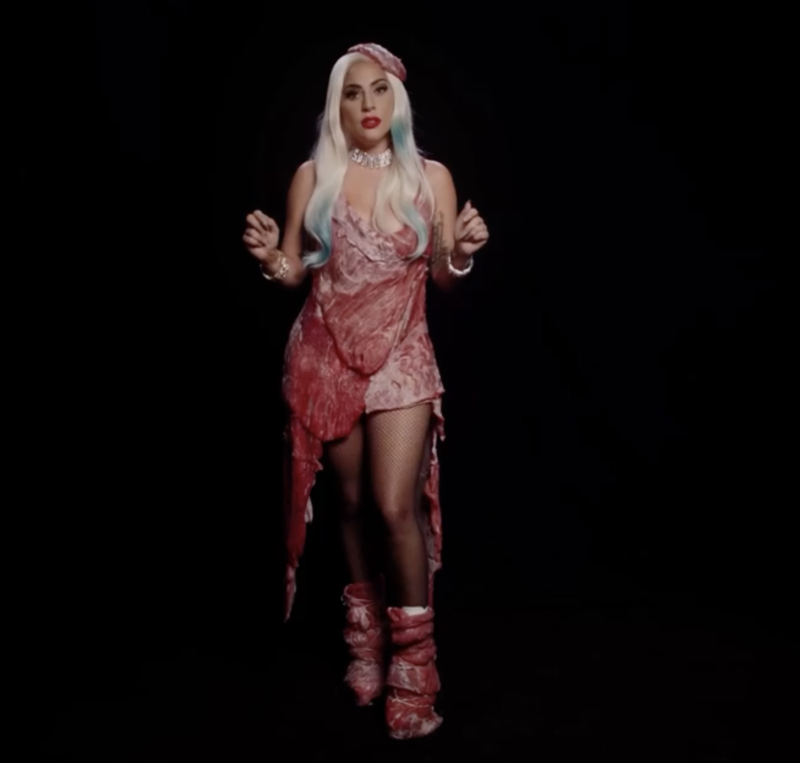 Lady Gaga в платье