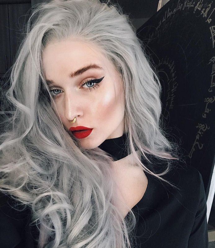 Hailie Barber серые волосы