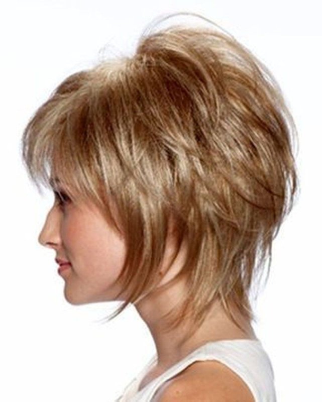 Стрижка layered short Bob