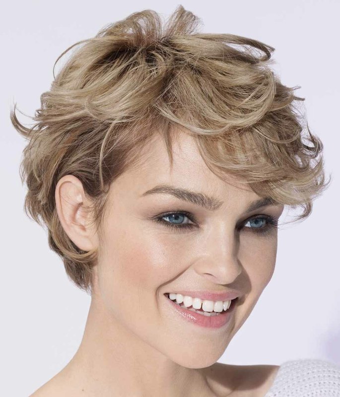 Curly Bob модель