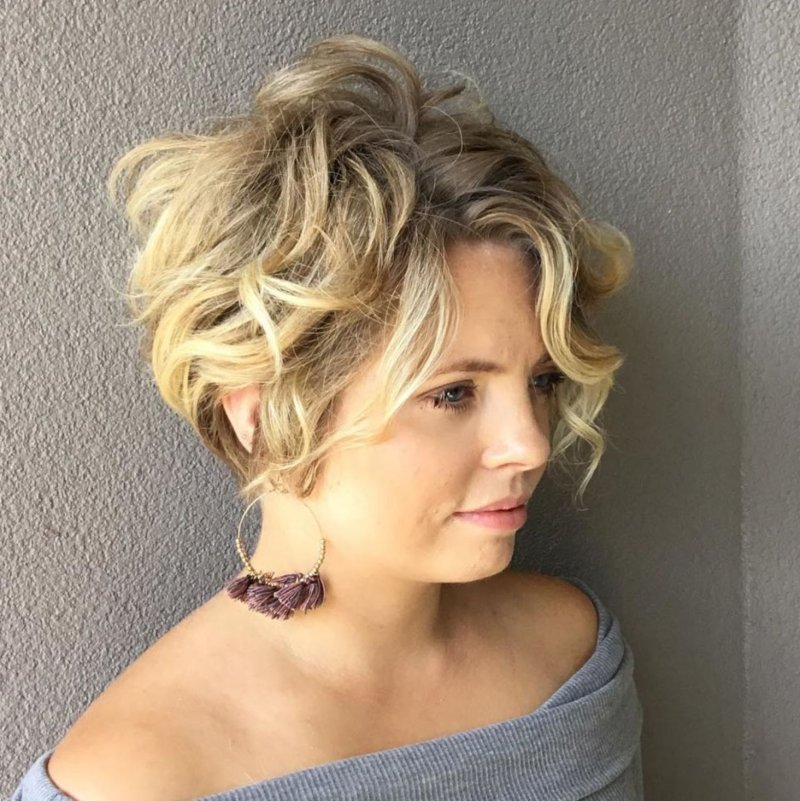 Стрижка Lob long-Bob с кудрями