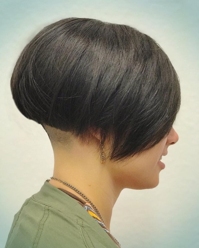 Креативный затылок с короткой стрижкой