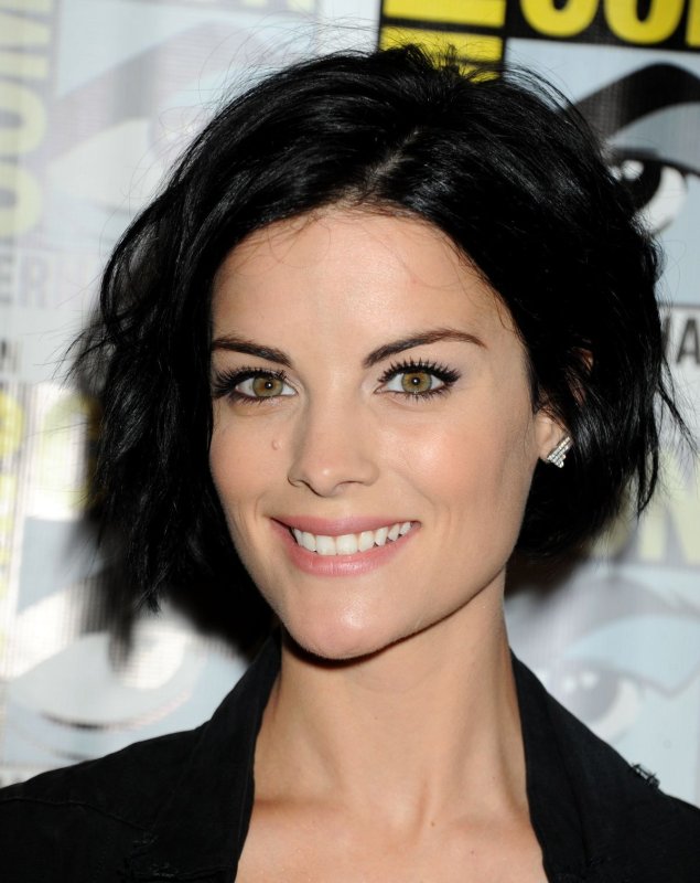 Jaimie Alexander красивая