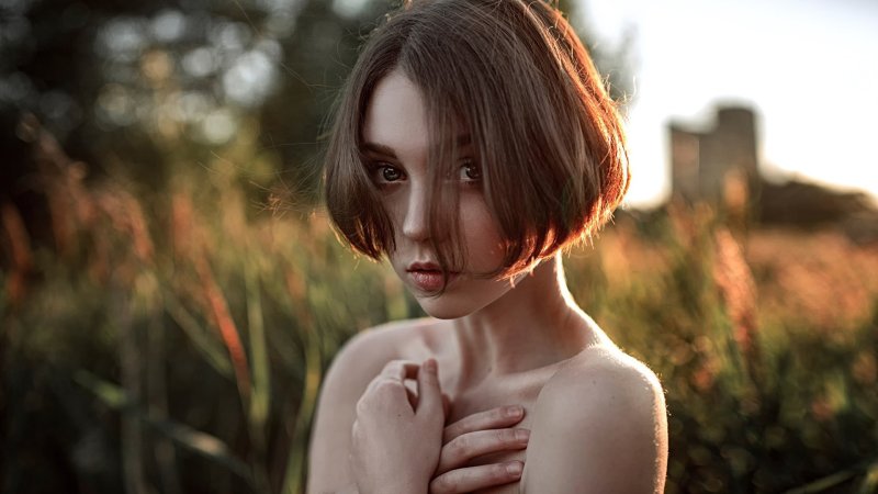 Девушка с каре