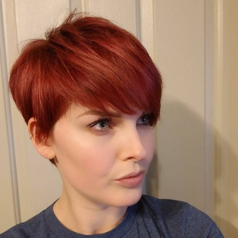 Hayley Williams hair curly