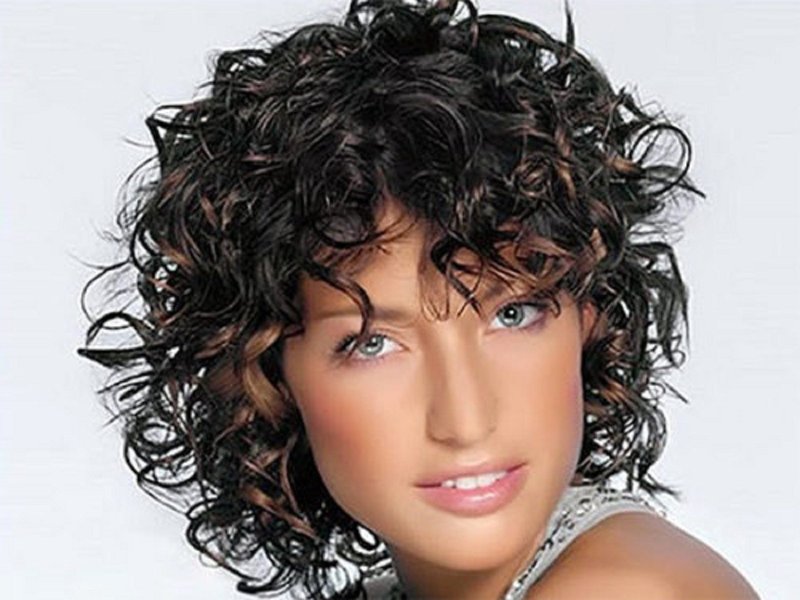 Curly Bob модель