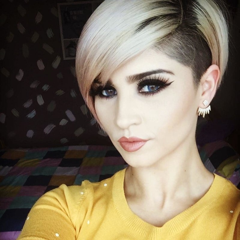 Анна Коломина