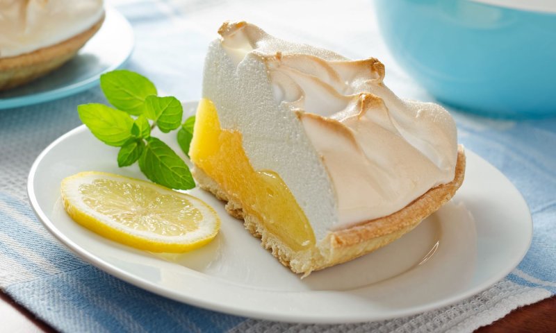 Тарт с курдом и меренгой