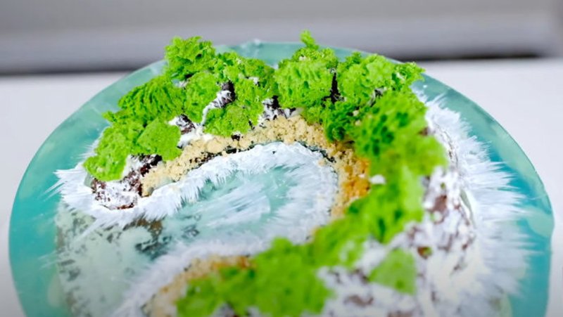 Торт со мхом и пряниками