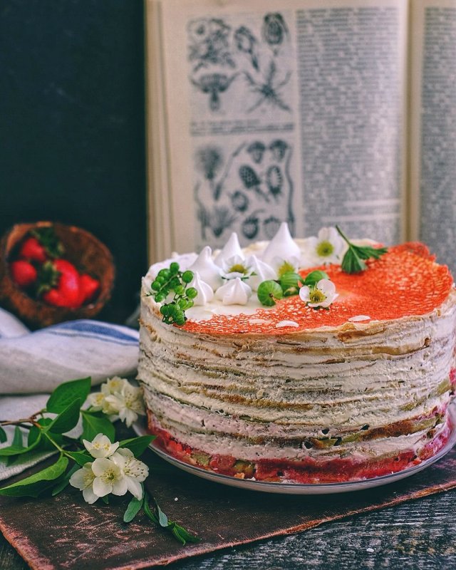 Блинный торт с ягодами