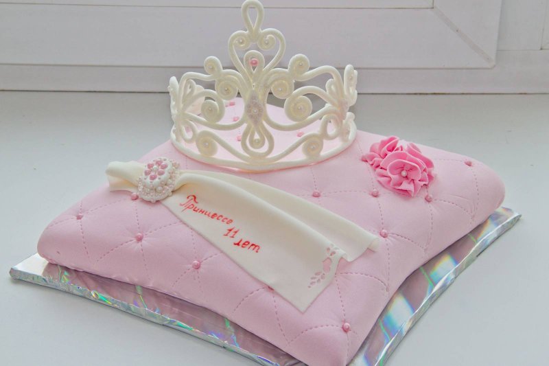 Ажурная корона из мастики
