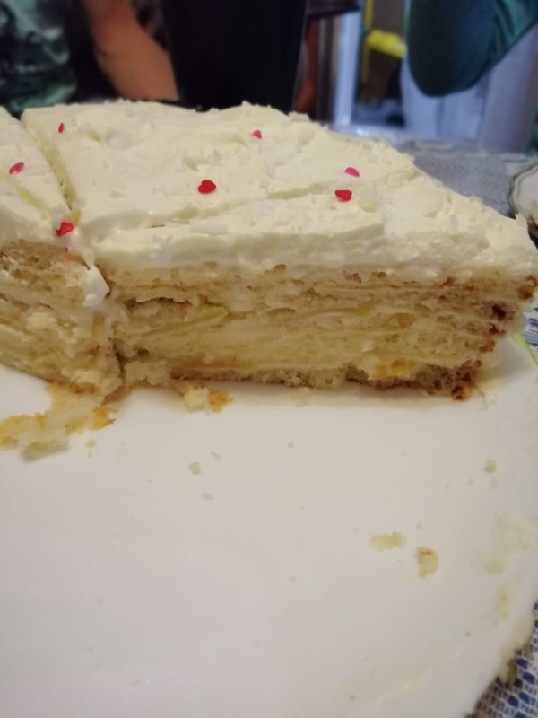 Торт молочная девочка с клубничным джемом