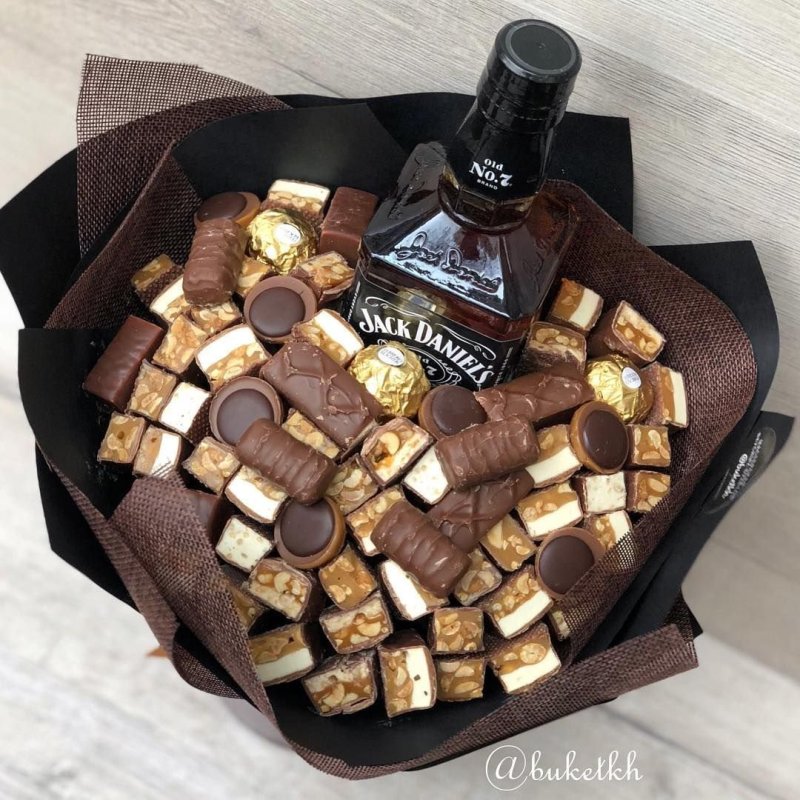 Конфета с коньяком большая