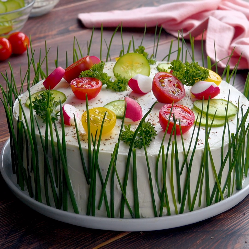 Мясной закусочный торт
