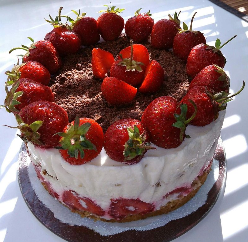 Насыпной торт с клубникой