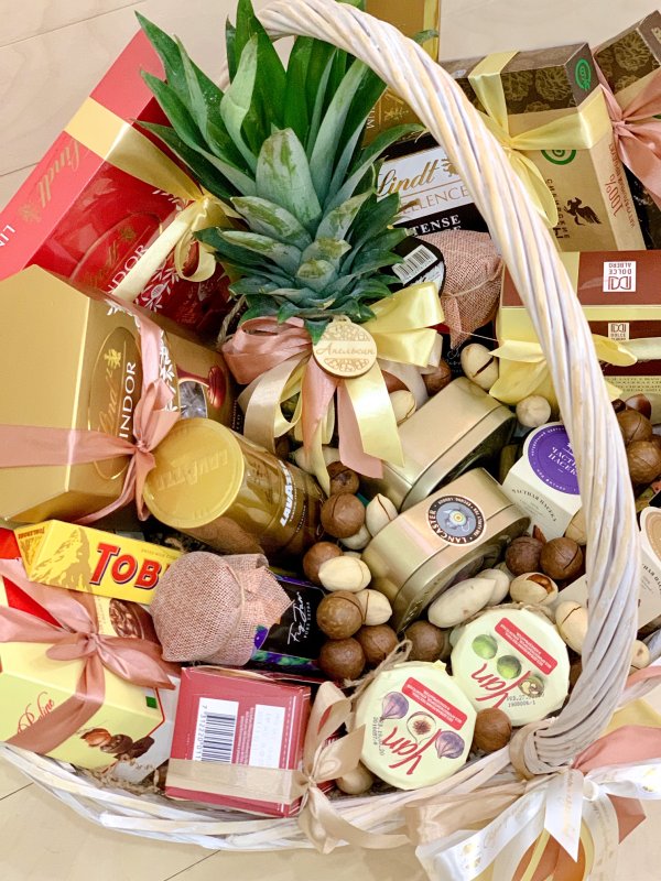 Испорченные продукты в холодильнике