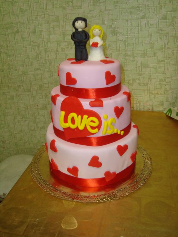 Торт на свадьбу в стиле Love is
