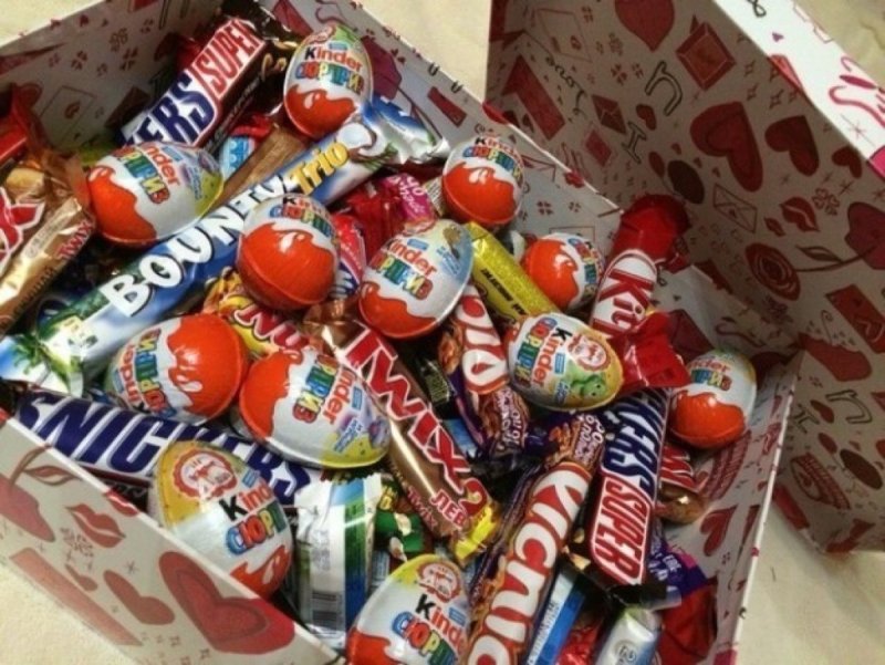 Большая коробка сладостей