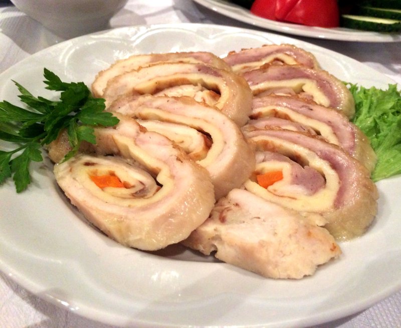 Рулет из филе курицы