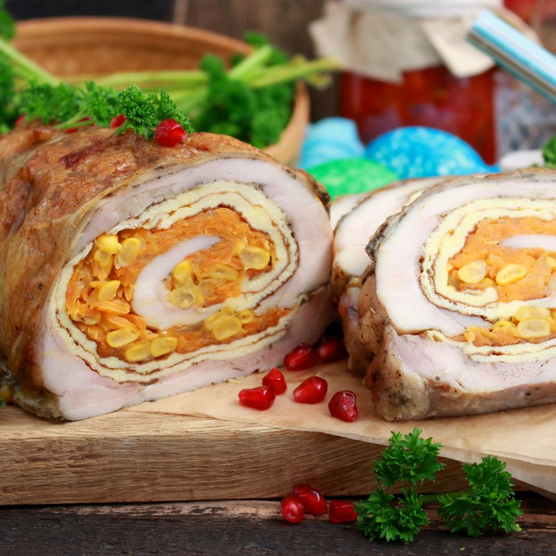 Рулет из индейки с овощами