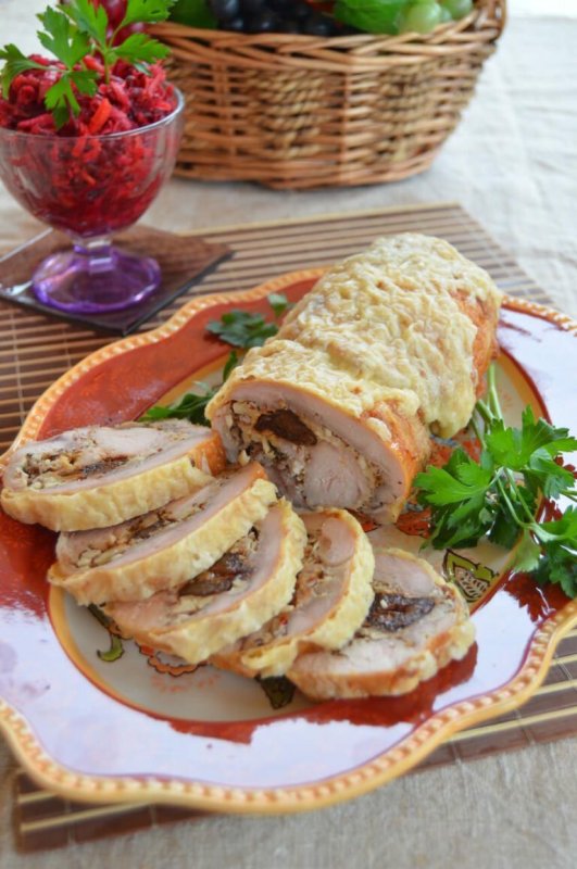 Куриные рулетики с черносливом