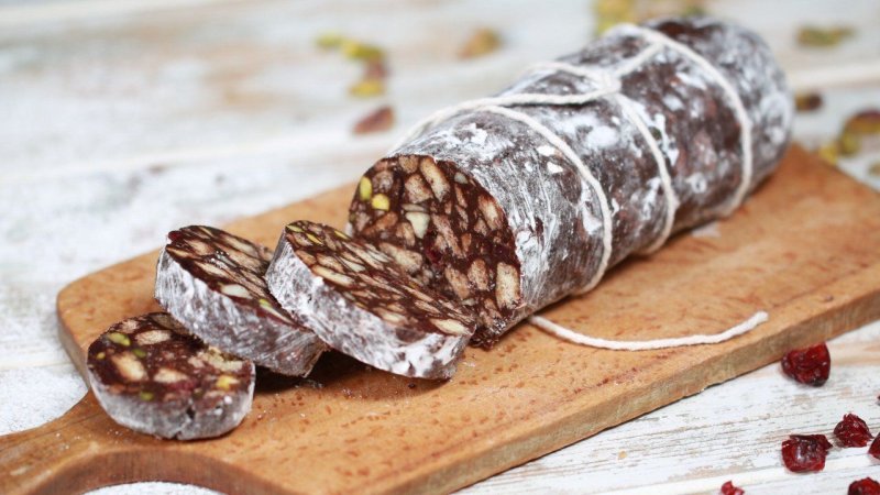 Колбаска из печенья и какао