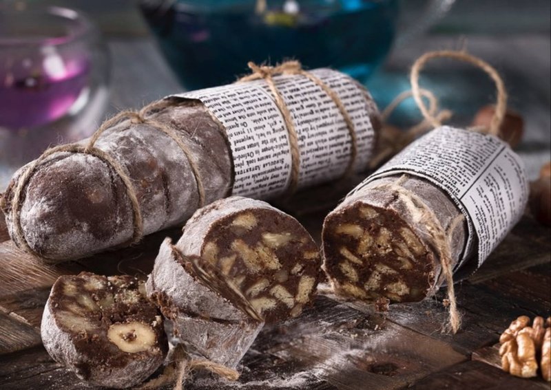 Шоколадная колбаса из печенья