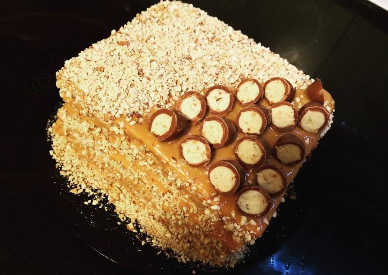 Торт с орехами и сгущенкой