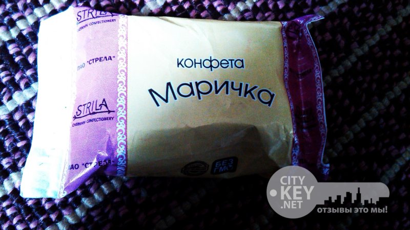 Букет из конфет Золотая Лилия на шпажках