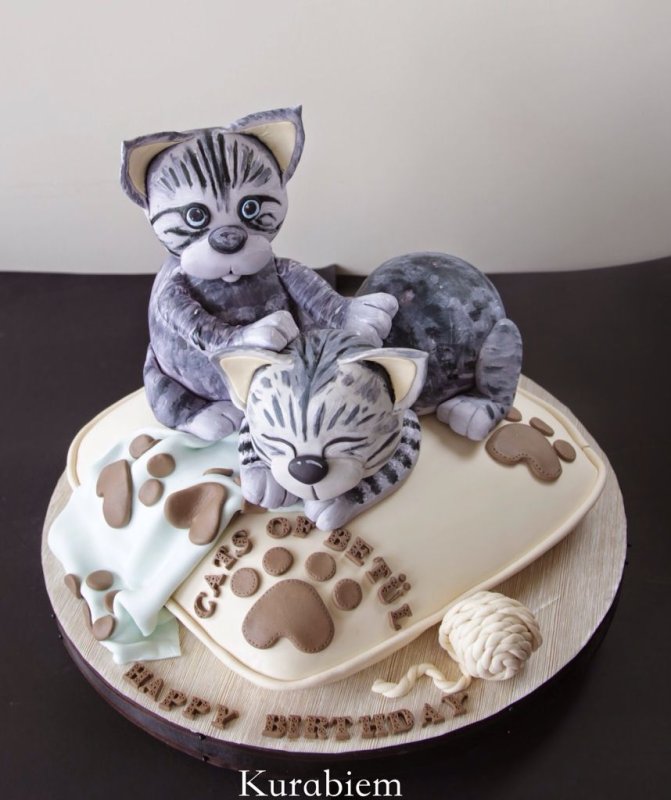 Торт с декором кошки