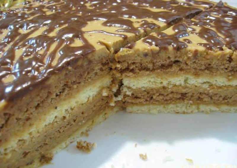 Торт с орехами и сгущенкой