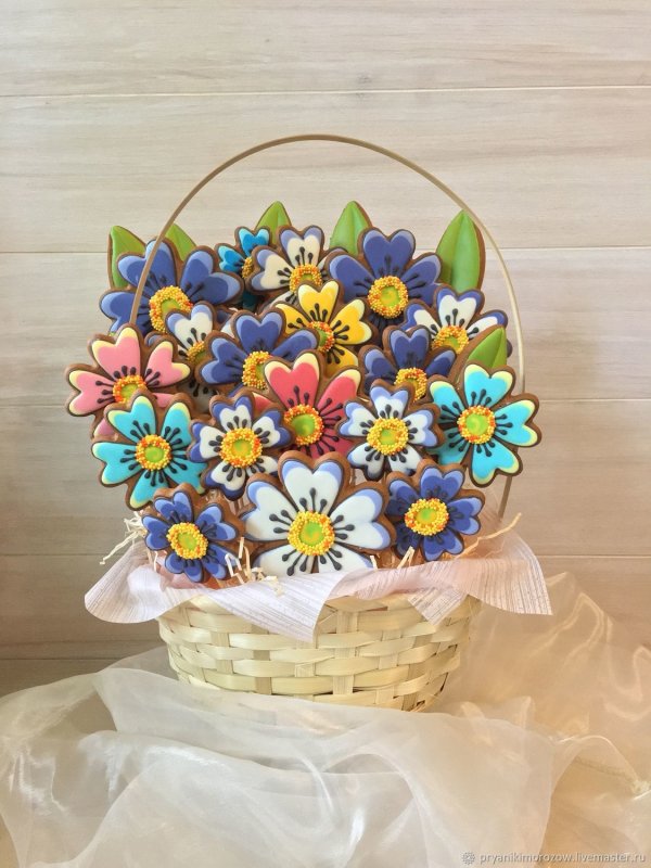 Пряничный букет в корзинке