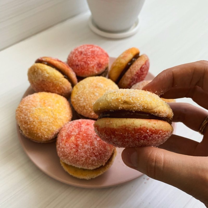 Персиковые пирожные