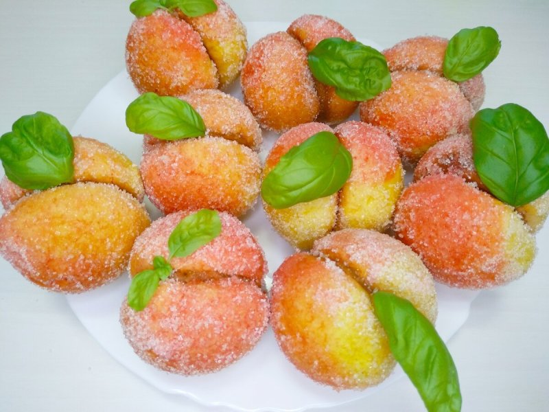 Персиковые пирожные