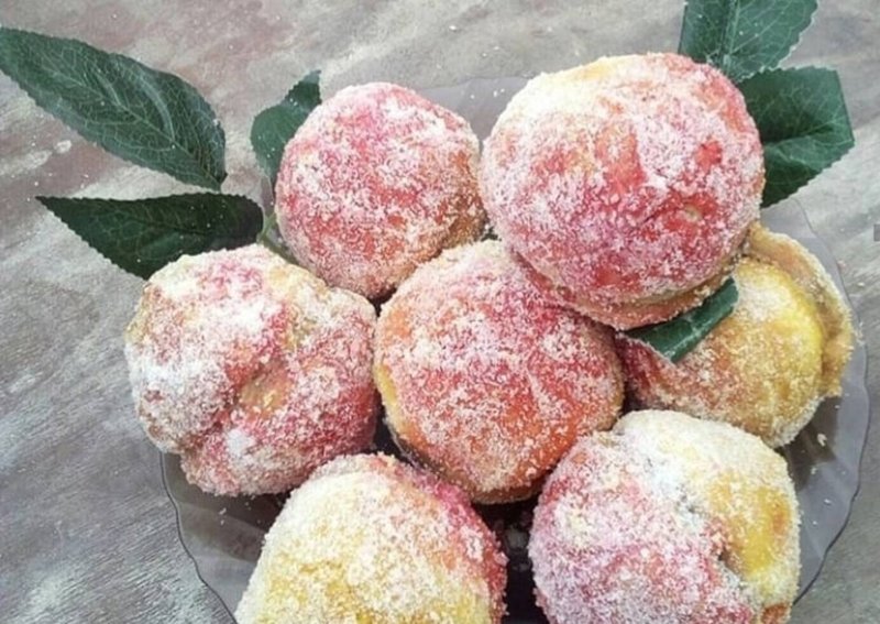 Советские пирожные персики