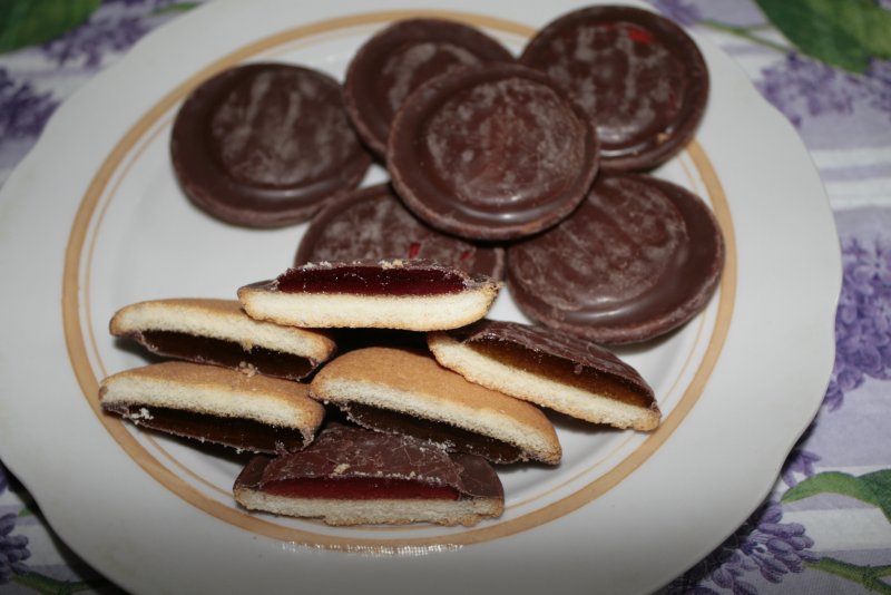 Баночка макарон с печеньками