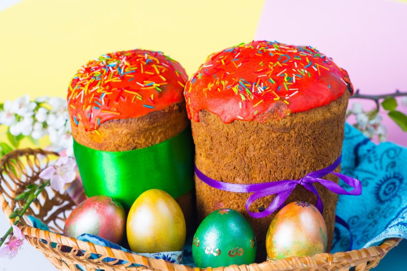 Кусок кулича
