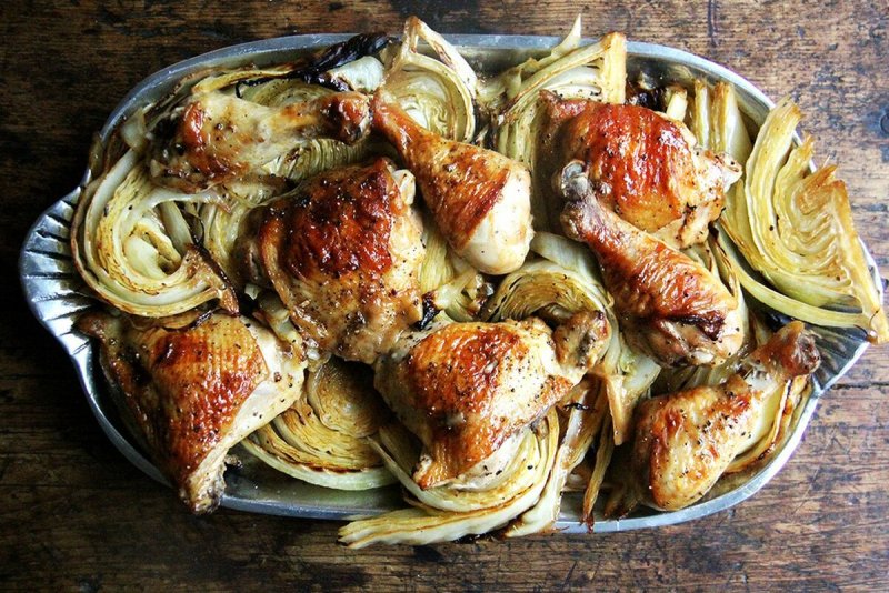 Картофель запеченный в духовке с окорочками