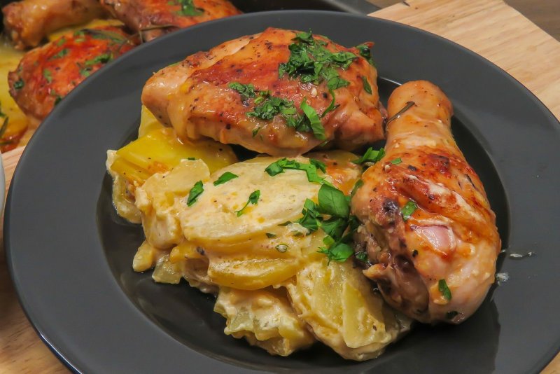 Картофель с курицей