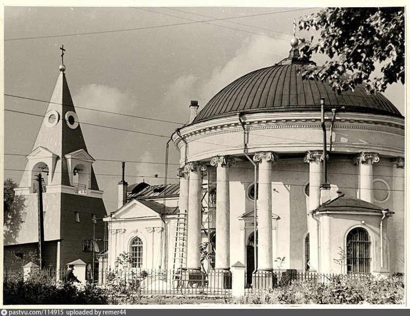 Церковь Святой Троицы кулич и Пасха