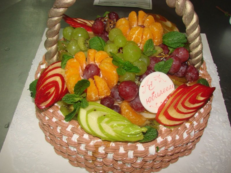 Корзина с ягодами