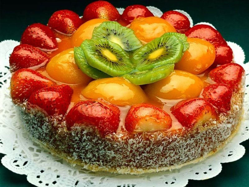 Торт без выпечки с фруктами