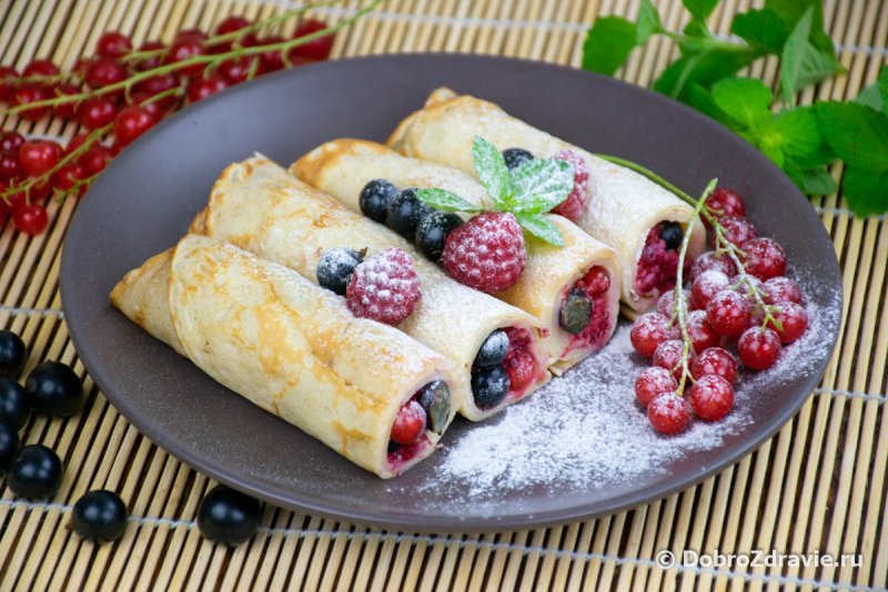 Блинчики с маскарпоне и ягодами