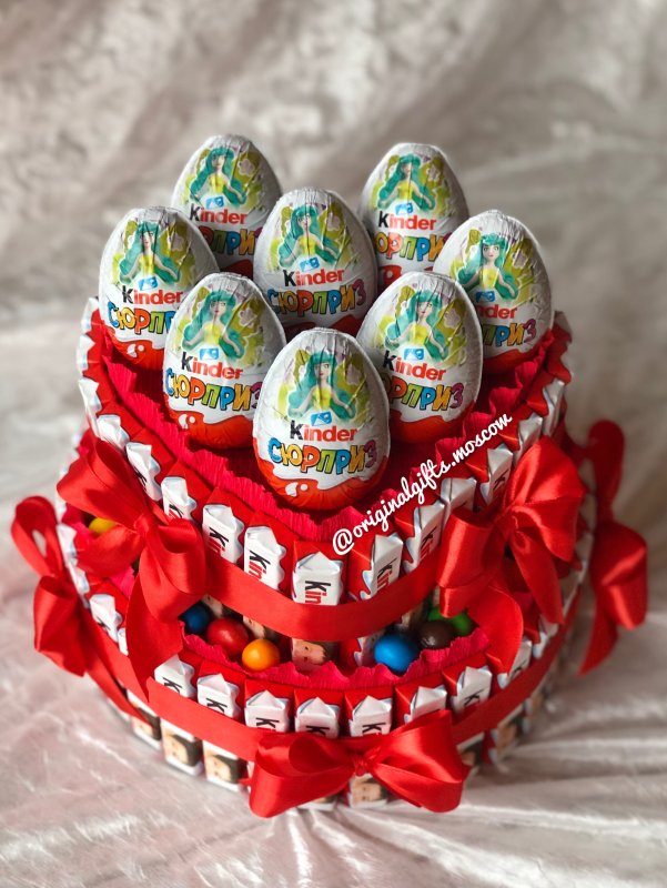 Подарок из киндеров