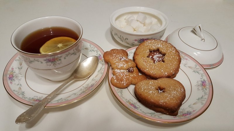 Чаепитие с печеньем