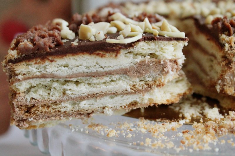Миндальный торт с шоколадным кремом