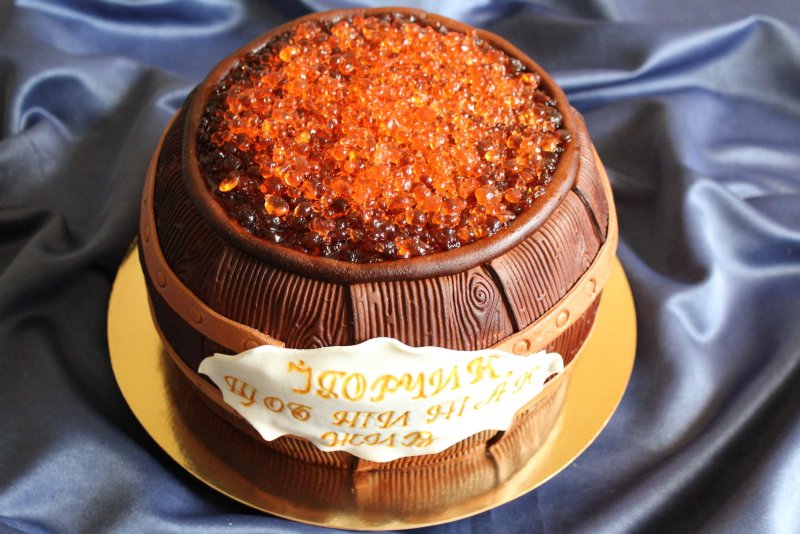 Торты с бутылочкой и икрой