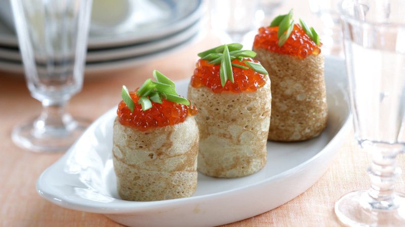 Ассорти из блинов с начинкой