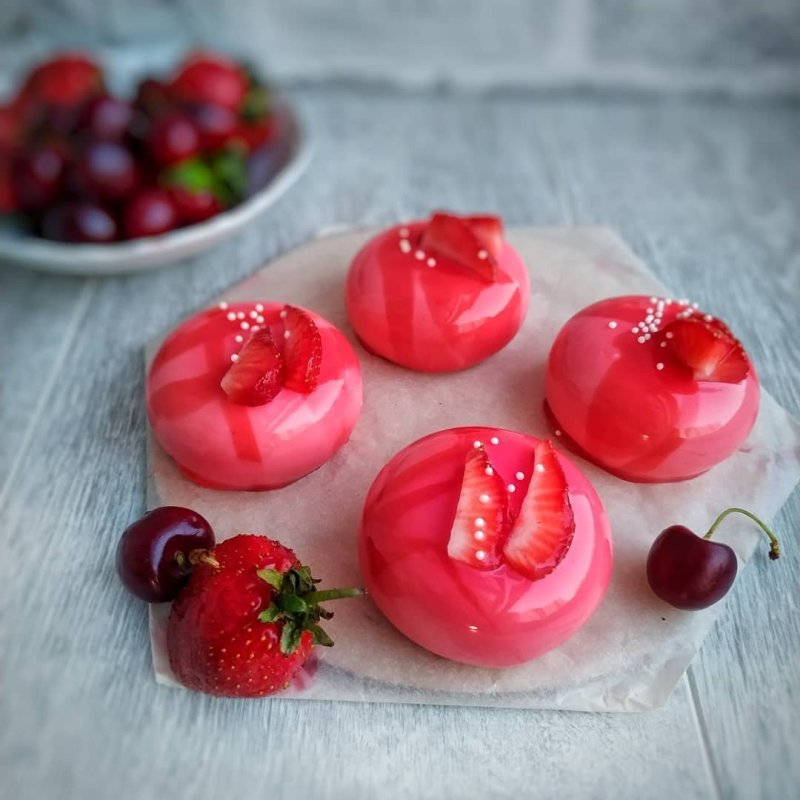 Муссовые пирожные в разрезе