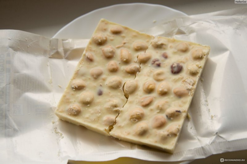 Воздушный белый шоколад с орехами